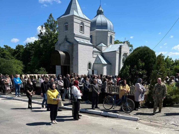 На Волині провели в останню путь Героя Сергія Деркача