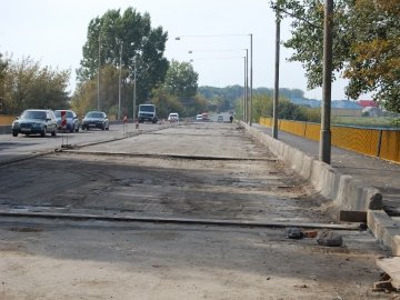 У Луцьку «зупинився» ремонт мосту. ФОТО