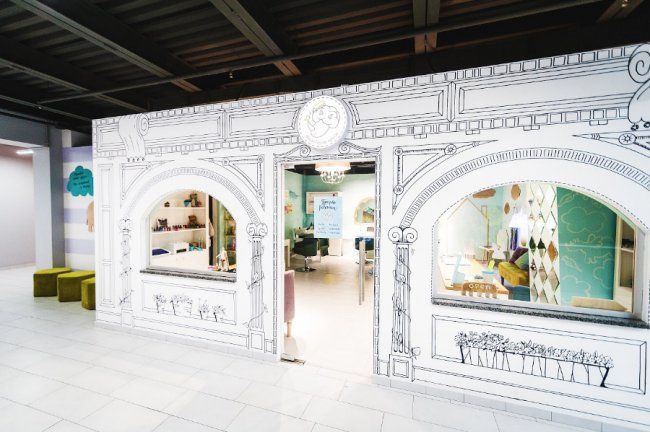 У луцькому «Промені» працює «Сімейна перукарня». ФОТО*