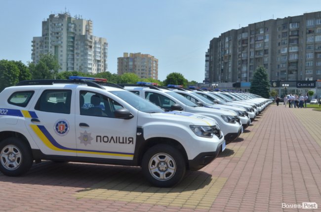 Волинські «шерифи» отримали 25 службових позашляховиків. ФОТО
