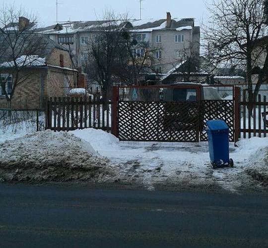 Мешканці луцької вулиці купили контейнери, бо обридло сміття, - муніципали