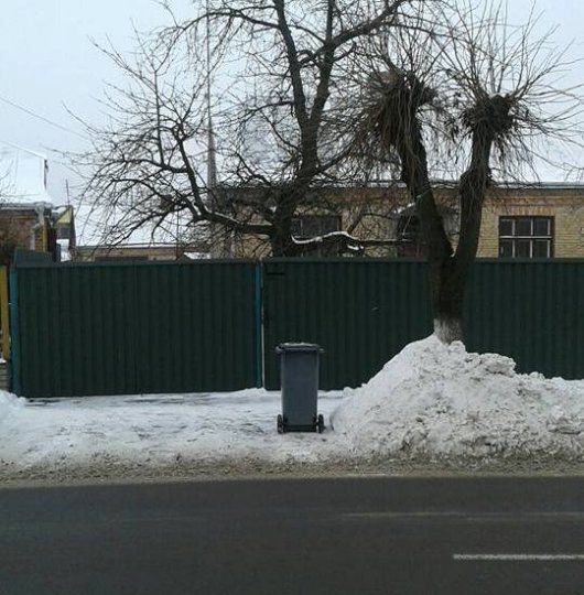 Мешканці луцької вулиці купили контейнери, бо обридло сміття, - муніципали