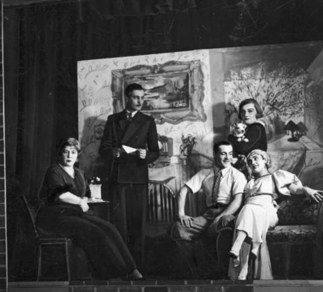 Актори луцького театру майже століття тому. РЕТРОФОТО