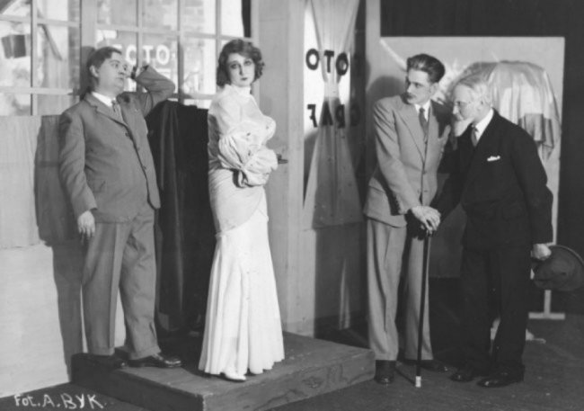 Актори луцького театру майже століття тому. РЕТРОФОТО