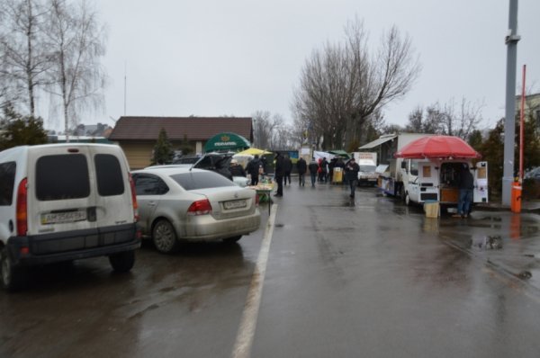 У Межигір’я вже водять платні екскурсії. ФОТО