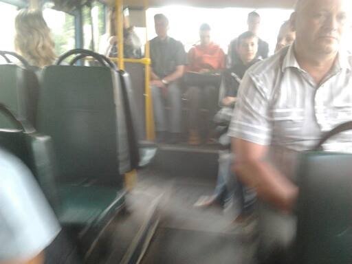 Від диму в салоні посіріло