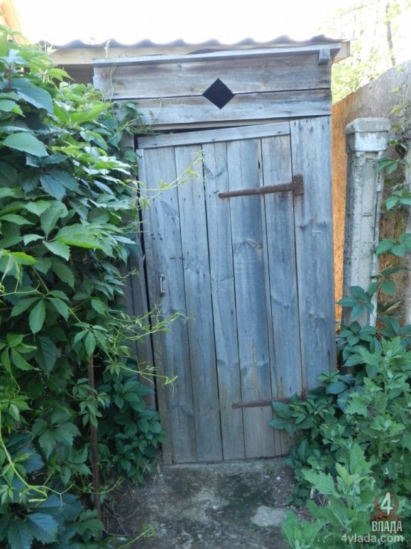 Жахи нашого міста: громадські вбиральні Луцька. ФОТО