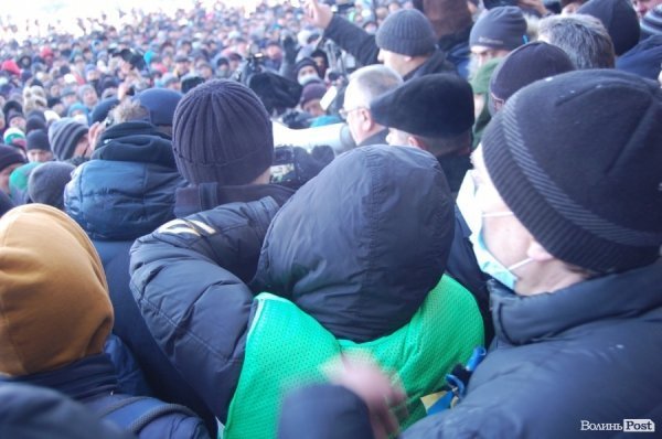Волинська ОДА: штурм, який не відбувся. ФОТОРЕПОРТАЖ
