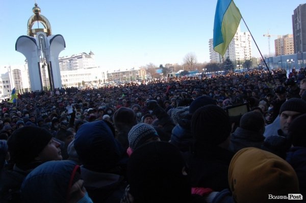 Волинська ОДА: штурм, який не відбувся. ФОТОРЕПОРТАЖ