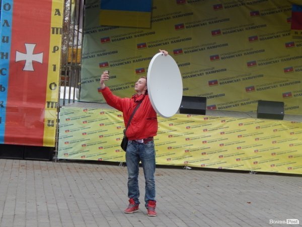 На Театральному майдані Луцька встановили безплатний wi-fi. ФОТО