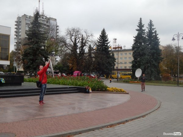 На Театральному майдані Луцька встановили безплатний wi-fi. ФОТО