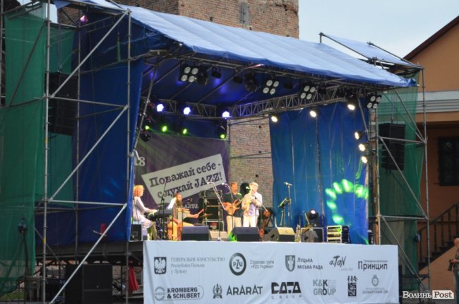 Злива і витончена музика: перший день фестивалю джазу у Луцьку. ФОТО