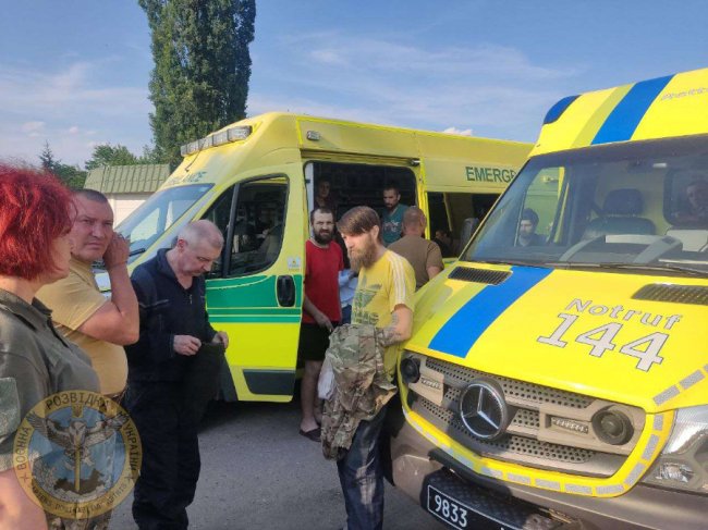 Показали фото масштабного обміну полоненими, серед яких були оборонці «Азовсталі»