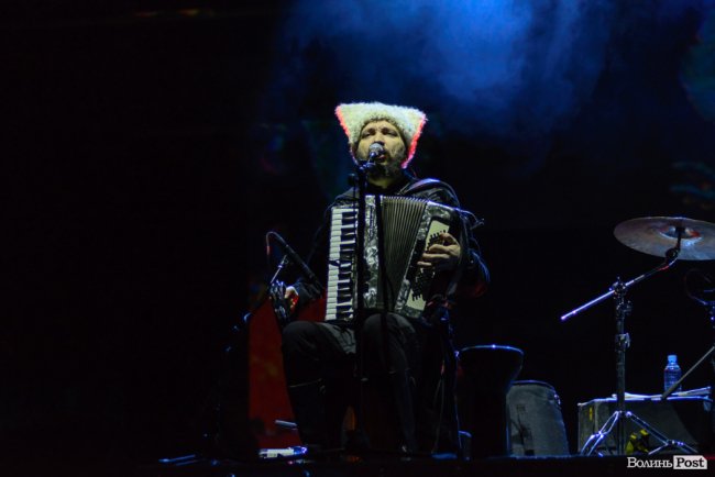 Гурт «ДахаБраха» влаштував видовищне шоу у Луцьку. ФОТОРЕПОРТАЖ 