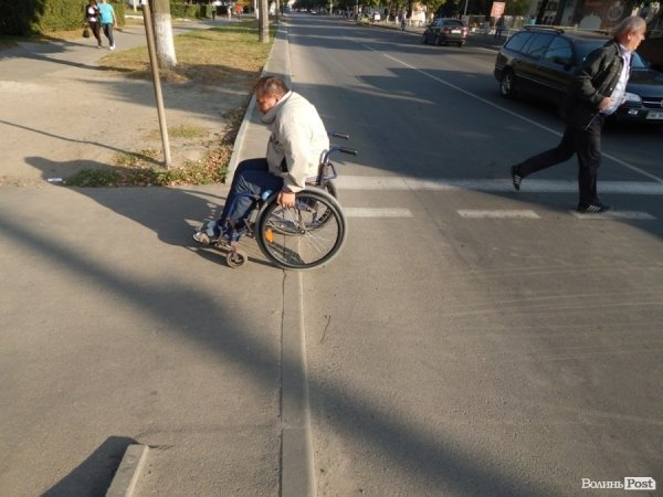 У Луцьку неправильно будують пішохідні переходи. ФОТО