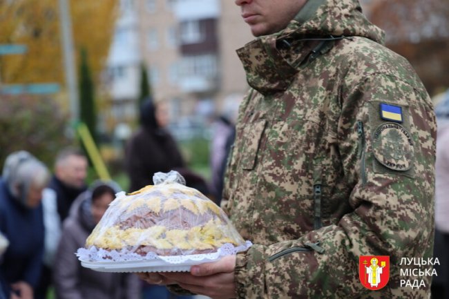 У Луцьку попрощалися із воїном Андрієм Нестеренком