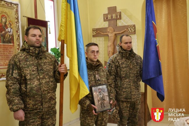 У Луцьку попрощалися із воїном Андрієм Нестеренком