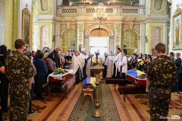 У Луцьку провели в останню путь двох бійців 51-ої бригади. ФОТО
