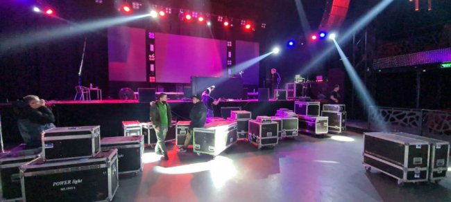 У Львові поліція зупинила концерт гурту «Бумбокс»