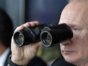 Подоляк розповів, хто в Росії керує війною проти України