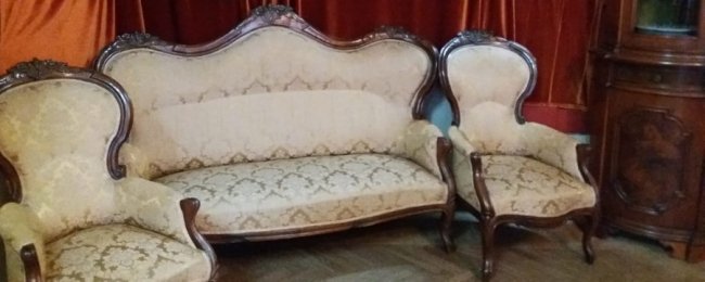 Музей на Волині поповнився колекцією італійських антикварних меблів