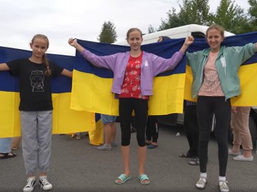 В Україну повернули 11 дітей, яких депортувала росія: їх зустріли на Волині. ВІДЕО