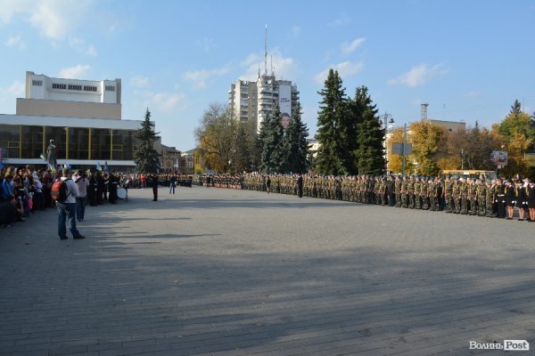 Ліцеїсти-першокурсики отримали погони та нове звання. ФОТО