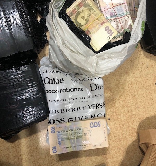 Волинянин хотів завезти в Україну понад 8 мільйонів гривень