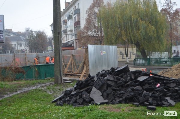 У центрі Луцька почали ремонтувати міст. ФОТО