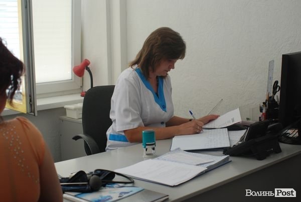 На луцькому заводі переконують: працювати у них не так тяжко, як розказують  