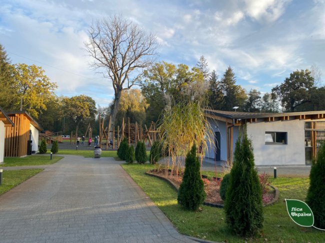 На Волині встановили зарядні станції для електрокарів у рекреаційних зонах. ФОТО