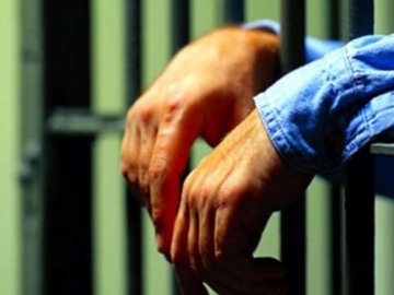 На Волині засудили чоловіка, який палицею вбив жінку