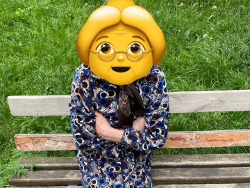 У Луцьку патрульні допомогли 83-річній бабусі, яка заблукала