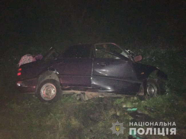 На Львівщині зіткнулися легковик та автобус: є загиблий та постраждалі. ФОТО