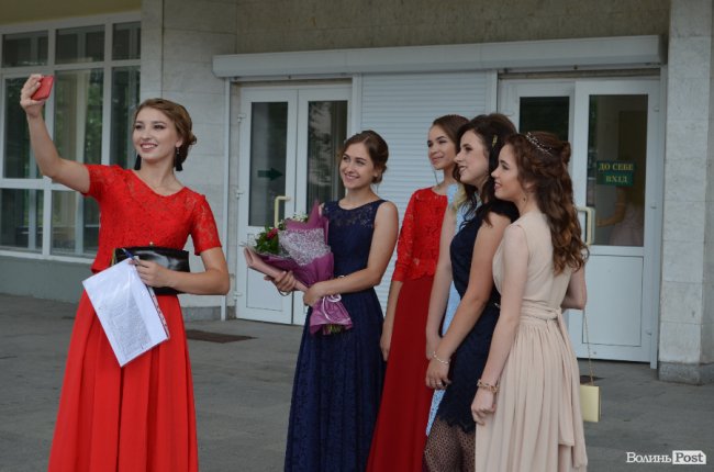 «Ви наша надія»: у луцькому педколеджі – випускний. ФОТО