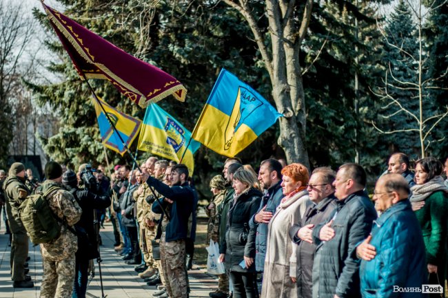 У Луцьку ходою і молитвами вшанували мужність та героїзм добровольців. ФОТО
