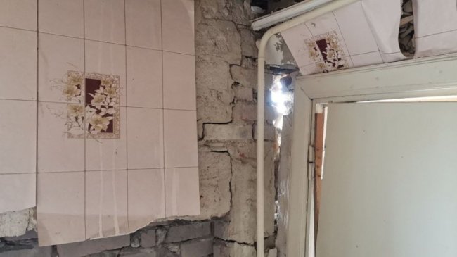 У селі на Волині розбирають завали після падіння уламків ракети. ВІДЕО