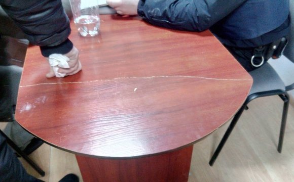 Лучанин розламав стіл поліцейським, бо його не пустили в нічний клуб