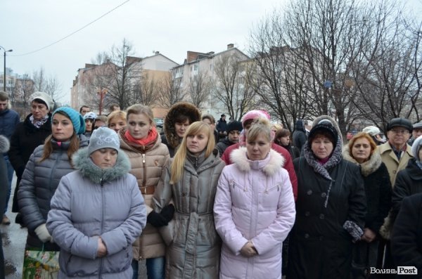 У Луцьку вшанували пам'ять народного «рухівця» В'ячеслава Чорновола . ФОТО