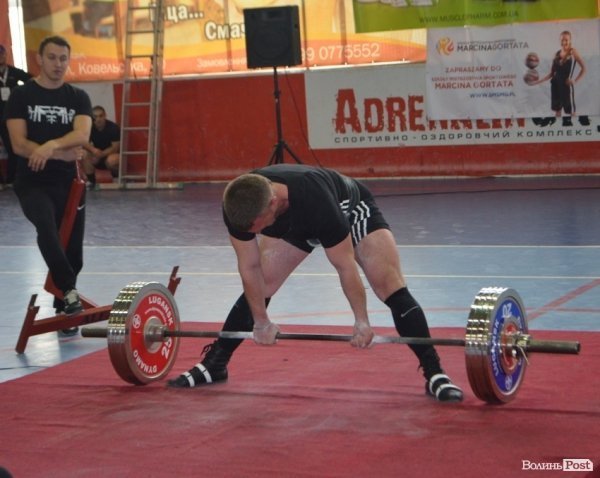 У Луцьку стартував ювілейний чемпіонат світу WPA з пауерліфтингу. ФОТО 