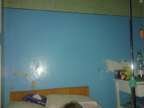 Туалети загиджені, постіль чорна, ліжка вузькі, ‒ у Луцьку просять навести лад у лікарні