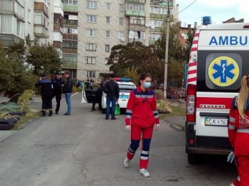 Масове отруєння у Черкасах: жителів багатоповерхівки евакуювали через хімікати