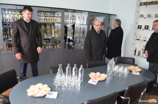 На луцькому спиртзаводі запустили нову лінію виробництва горілки. ФОТО. ВІДЕО