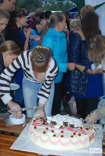 У Луцьку з'їли тисячу порцій вареників. ФОТО