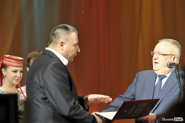У Луцьку нагороджували працівників телебачення, радіо і зв’язку. ФОТО