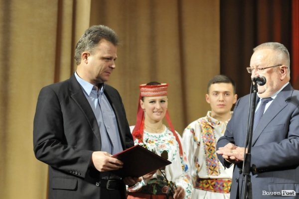 У Луцьку нагороджували працівників телебачення, радіо і зв’язку. ФОТО