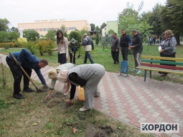 На Волині висадили квіти пам'яті на честь загиблих в АТО. ФОТО