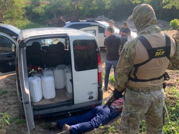 У Рівному працівники локомотивного депо тоннами зливали пальне: щомісяця мали до мільйона гривень «прибутку». ФОТО