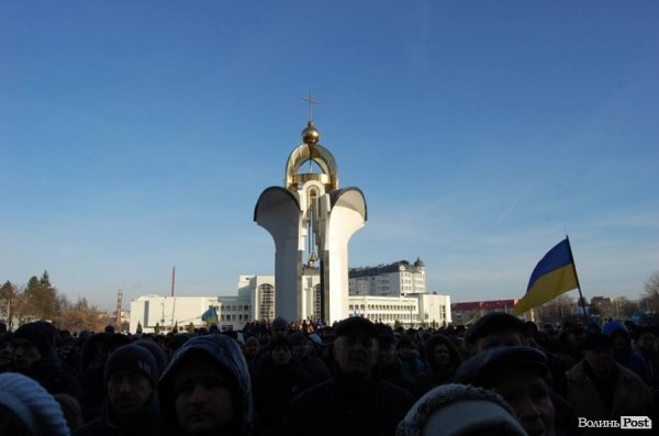 Четвертий день Нового Майдану у Луцьку. ФОТО