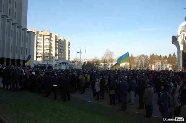 Четвертий день Нового Майдану у Луцьку. ФОТО